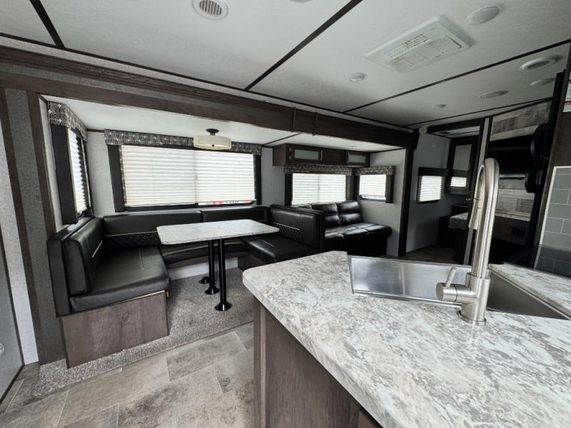2020 Dutchmen RV Coleman Light 2755BH photo 9