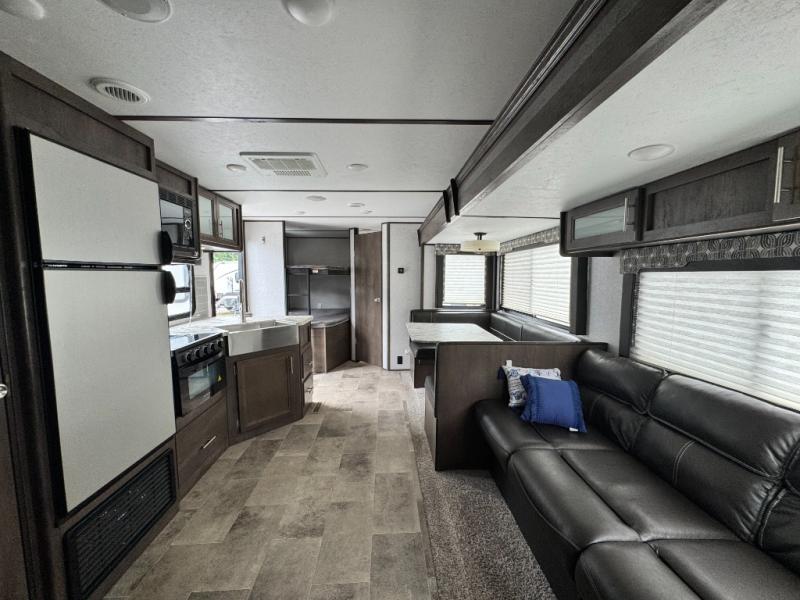 2020 Dutchmen RV Coleman Light 2755BH photo 13