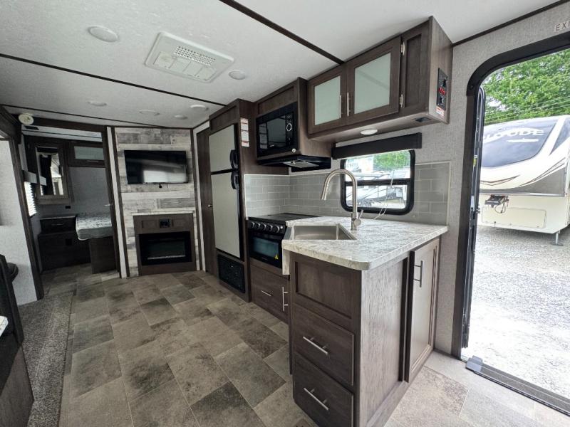 2020 Dutchmen RV Coleman Light 2755BH photo 10