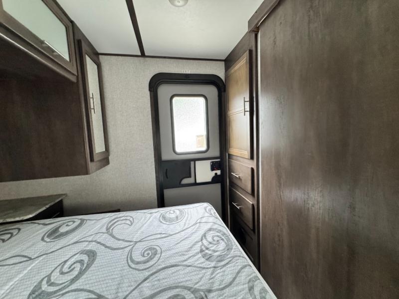 2020 Dutchmen RV Coleman Light 2755BH photo 28