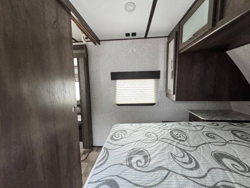 2020 Dutchmen RV Coleman Light 2755BH photo 27