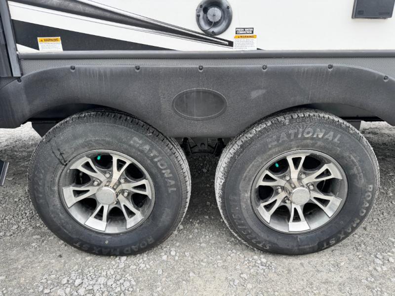 2020 Dutchmen RV Coleman Light 2755BH photo 38