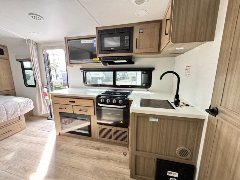 2027 Forest River RV Flagstaff Micro Lite 22LKS photo 12
