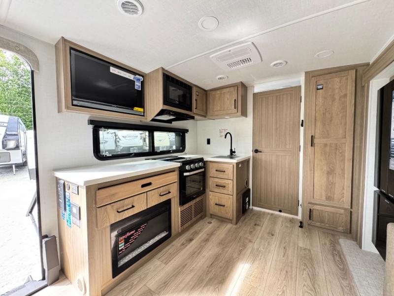 2027 Forest River RV Flagstaff Micro Lite 22LKS photo 11