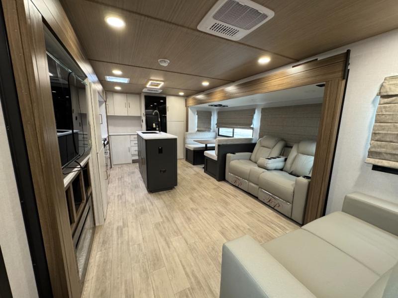 2027 Forest River RV Vibe 3400XL photo 9