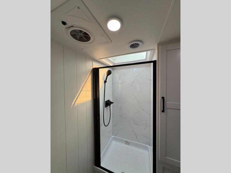 2027 Open Range RV Roamer Light Duty 29RLTS photo 18