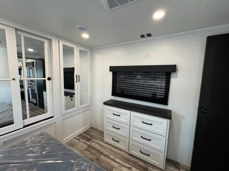 2027 Open Range RV Roamer Light Duty 29RLTS photo 22