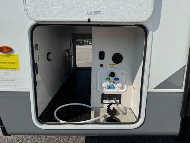 2027 Open Range RV Roamer Light Duty 29RLTS photo 28