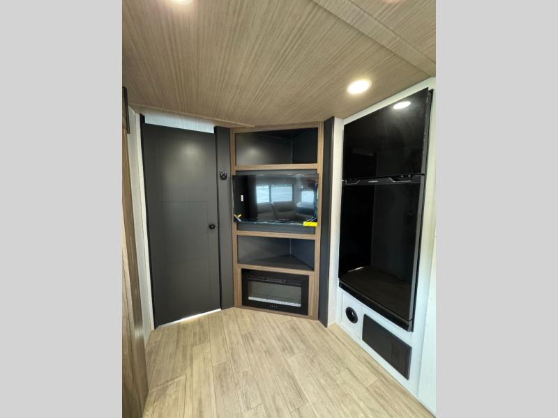 2027 Forest River RV Vibe 2600BH photo 24