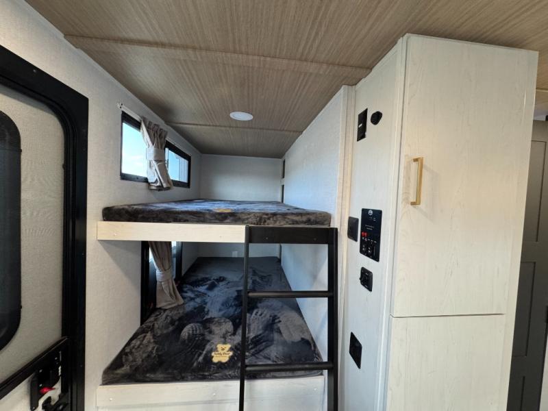 2027 Forest River RV Vibe 2600BH photo 19