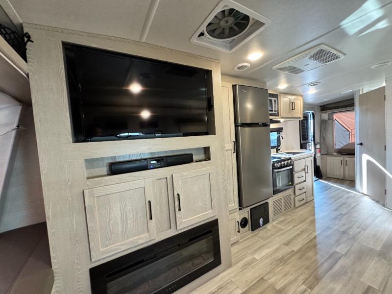 2023 Forest River RV Flagstaff Shamrock 235S photo 10