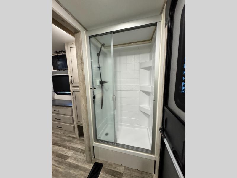 2023 Keystone RV Avalanche 390DS photo 28
