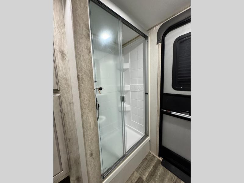 2023 Keystone RV Avalanche 390DS photo 27