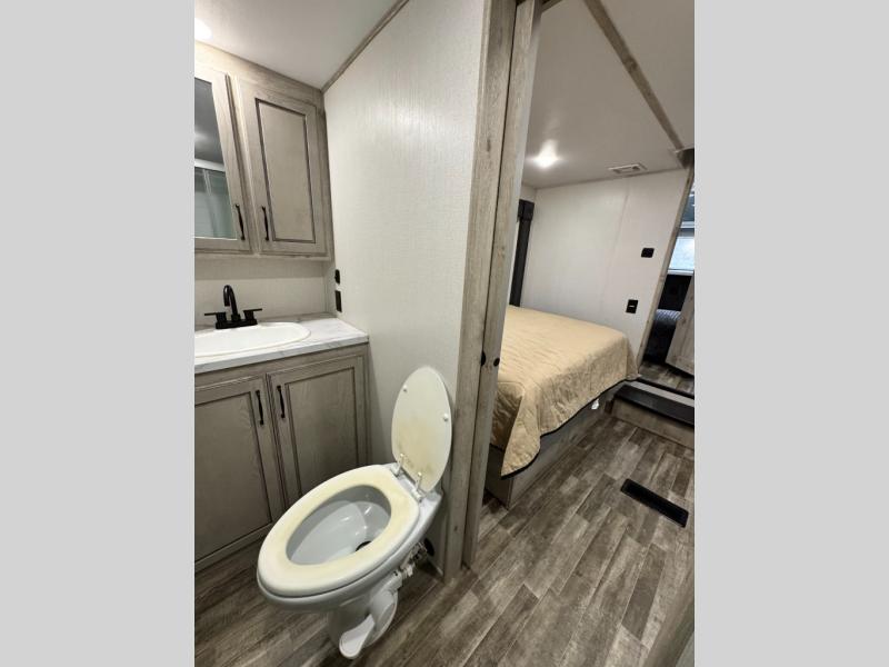 2023 Keystone RV Avalanche 390DS photo 29