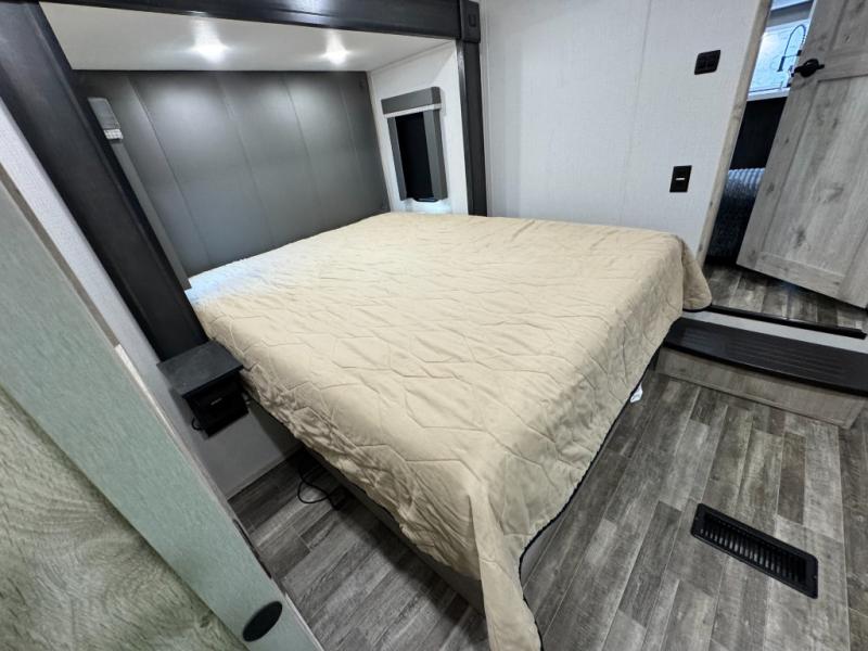 2023 Keystone RV Avalanche 390DS photo 33