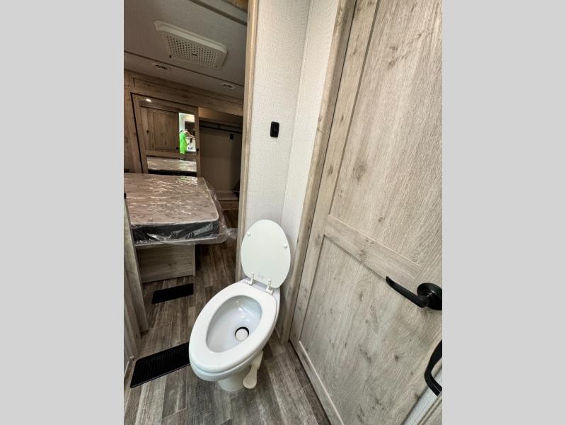 2023 Keystone RV Avalanche 390DS photo 46