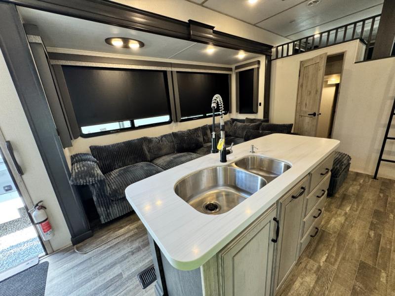 2023 Keystone RV Avalanche 390DS photo 9