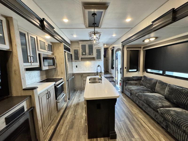 2023 Keystone RV Avalanche 390DS photo 13