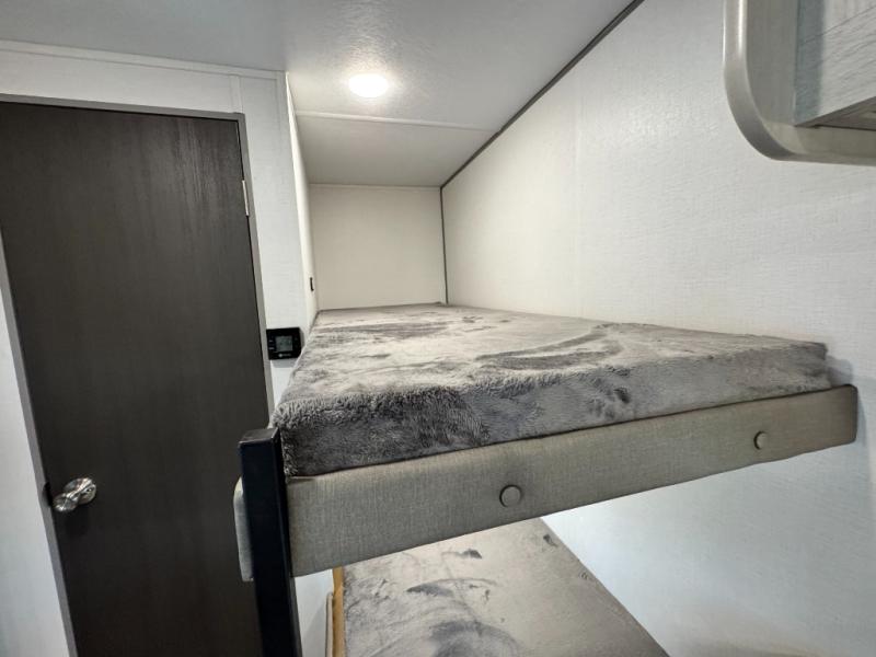 2027 Coachmen RV Catalina Summit Series 7 164BHX photo 14