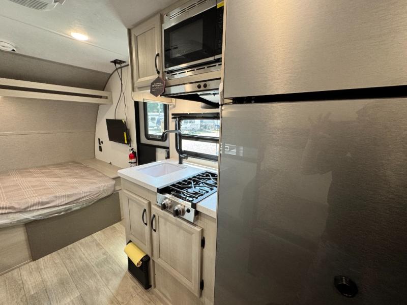 2027 Coachmen RV Catalina Summit Series 7 164BHX photo 9