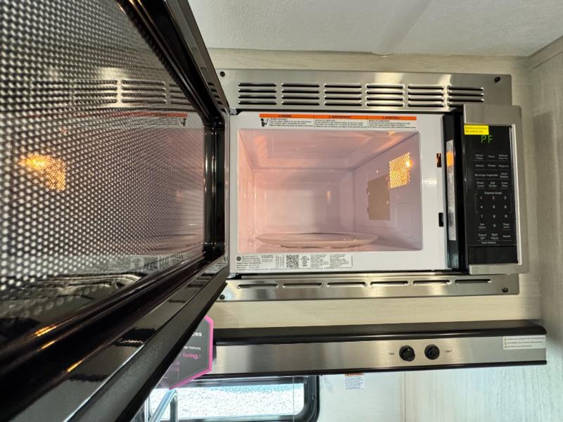 2027 Coachmen RV Catalina Summit Series 7 164BHX photo 17