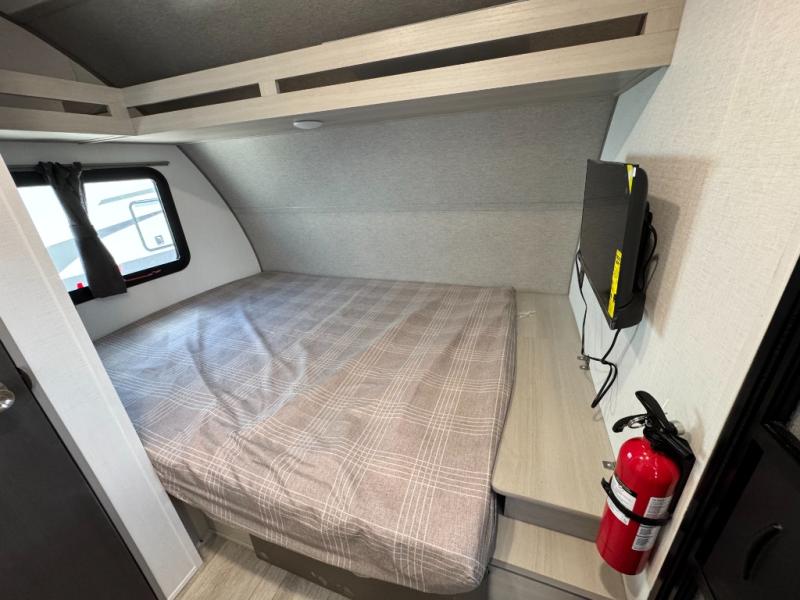 2027 Coachmen RV Catalina Summit Series 7 154RDX photo 20