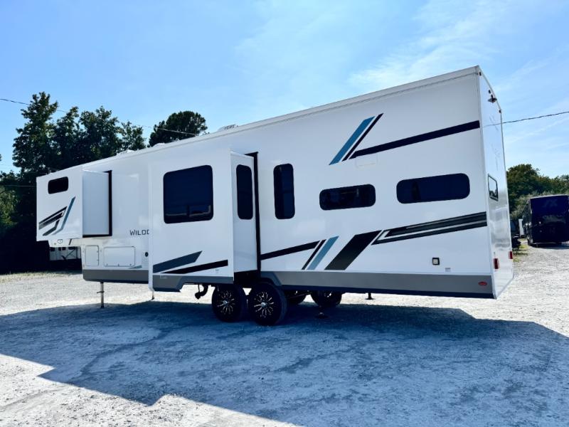 2027 Forest River RV Wildcat 33CHEF photo 4