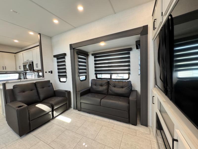 2027 Forest River RV Wildcat 33CHEF photo 8