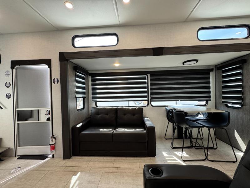 2027 Forest River RV Wildcat 33CHEF photo 10