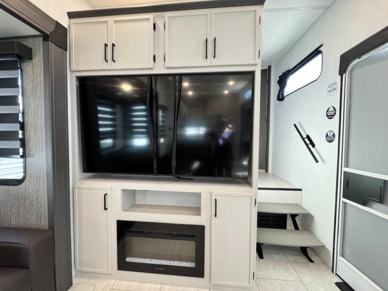 2027 Forest River RV Wildcat 33CHEF photo 17