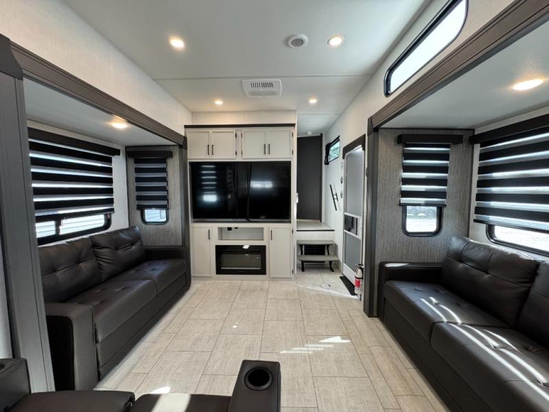 2027 Forest River RV Wildcat 33CHEF photo 16