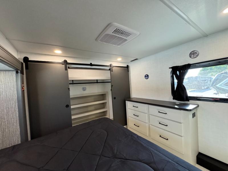 2027 Forest River RV Wildcat 33CHEF photo 24