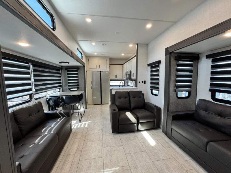 2027 Forest River RV Wildcat 33CHEF photo 18