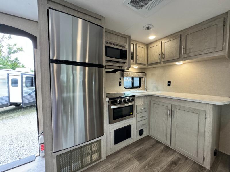 2023 Coachmen RV Catalina Trail Blazer 29THS Toy Hauler photo 8
