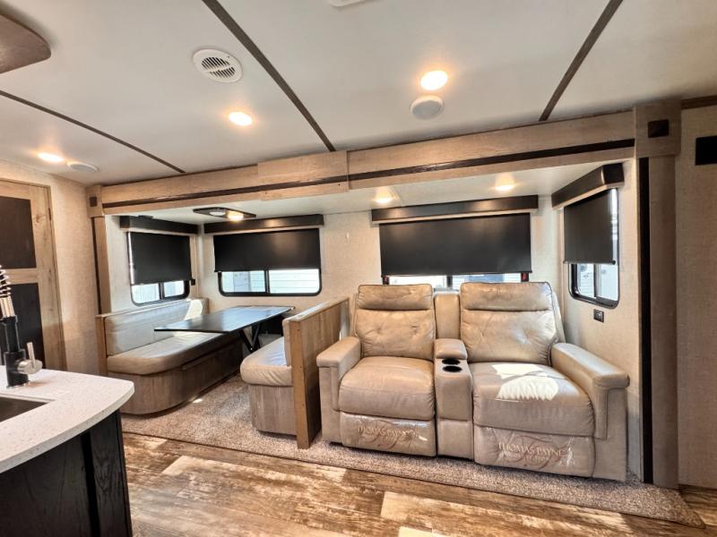 2020 Keystone RV Outback 335CG Toy Hauler photo 11