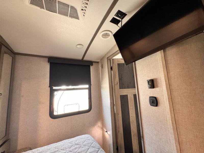 2020 Keystone RV Outback 335CG Toy Hauler photo 32