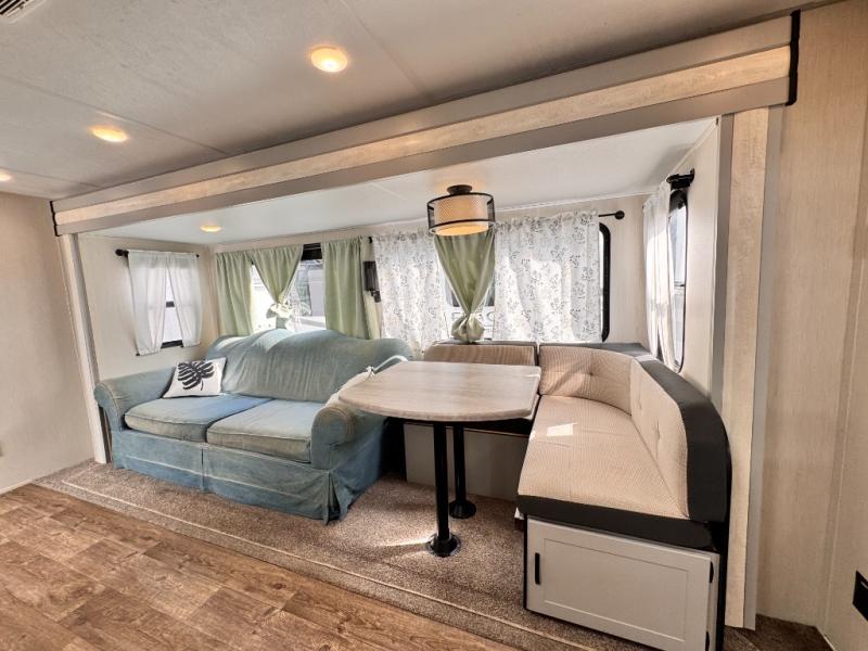 2022 Forest River RV Vibe 28BH photo 9