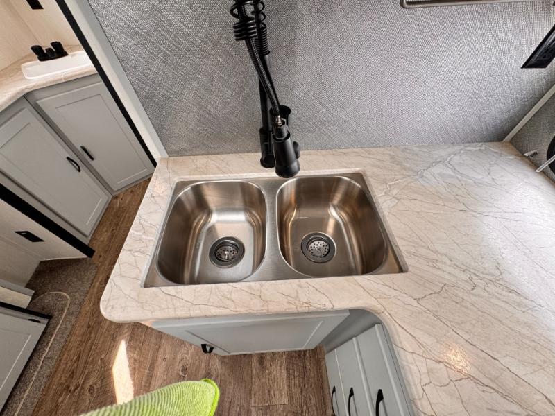 2022 Forest River RV Vibe 28BH photo 14