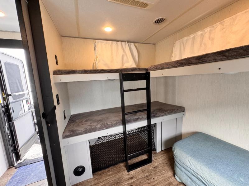 2022 Forest River RV Vibe 28BH photo 20