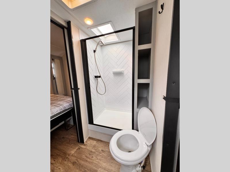 2022 Forest River RV Vibe 28BH photo 31