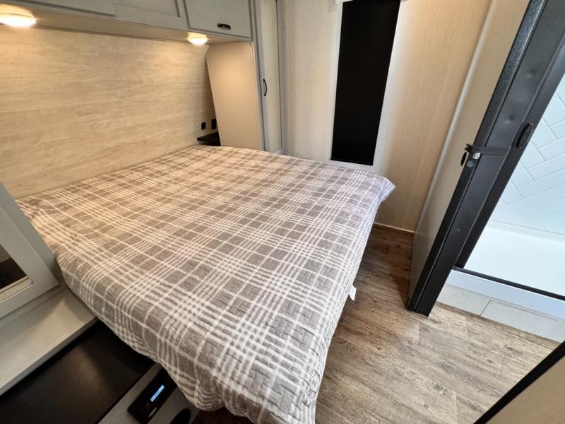 2022 Forest River RV Vibe 28BH photo 24