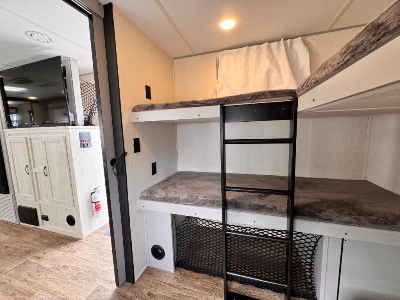 2022 Forest River RV Vibe 28BH photo 21