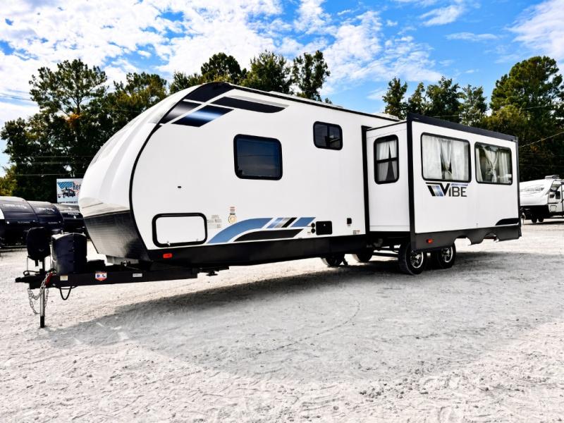 2022 Forest River RV Vibe 28BH photo 3