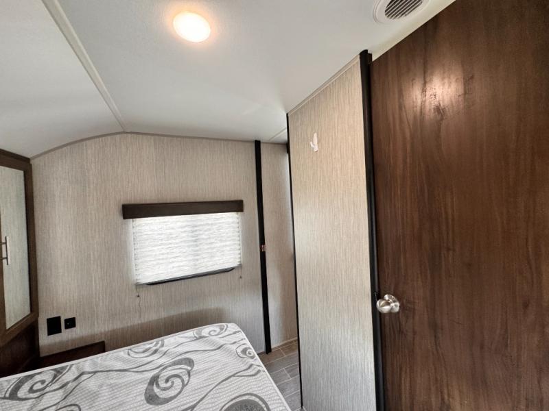 2020 Forest River RV Cherokee Grey Wolf 25RRT Toy Hauler photo 25