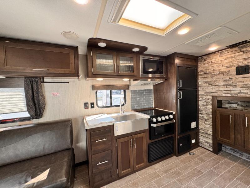 2020 Forest River RV Cherokee Grey Wolf 25RRT Toy Hauler photo 14