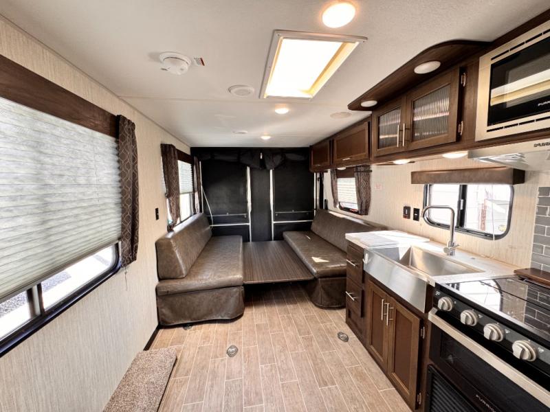 2020 Forest River RV Cherokee Grey Wolf 25RRT Toy Hauler photo 16