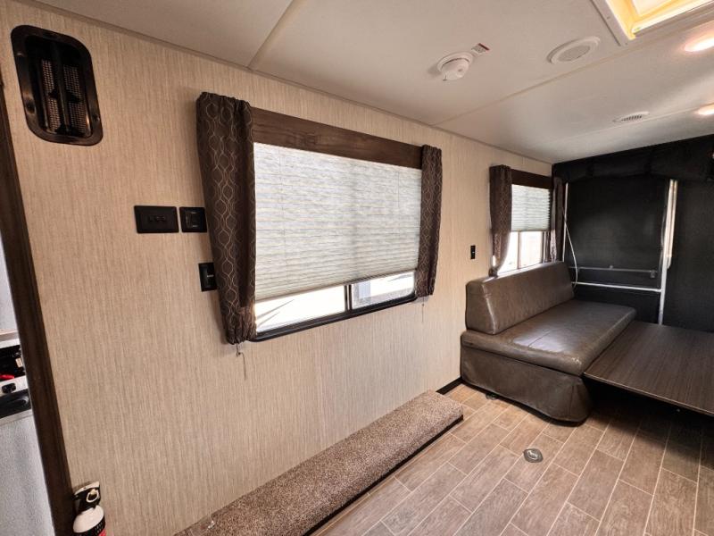 2020 Forest River RV Cherokee Grey Wolf 25RRT Toy Hauler photo 12