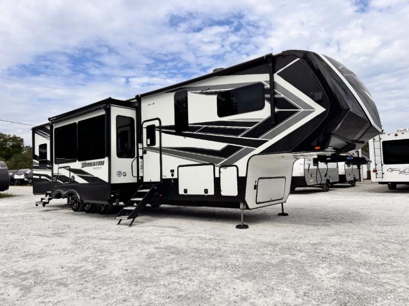 2022 Grand Design Momentum 397THS Toy Hauler photo 3