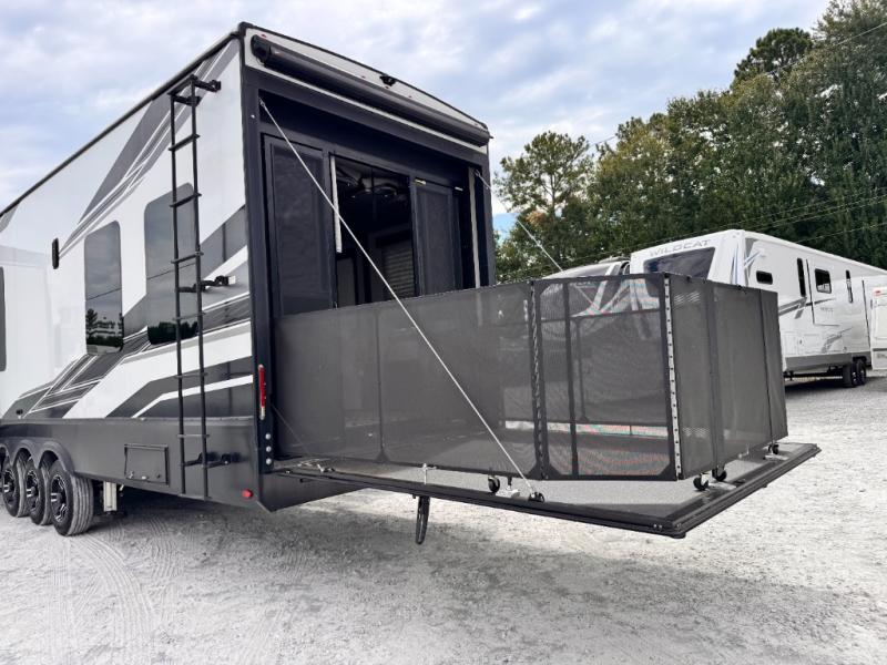 2022 Grand Design Momentum 397THS Toy Hauler photo 8