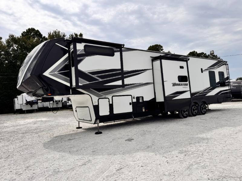 2022 Grand Design Momentum 397THS Toy Hauler photo 4
